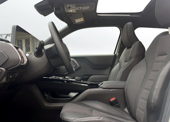 Vehicle image 8 Vehicle image 8