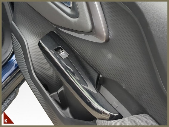 Vehicle image 16 Vehicle image 16