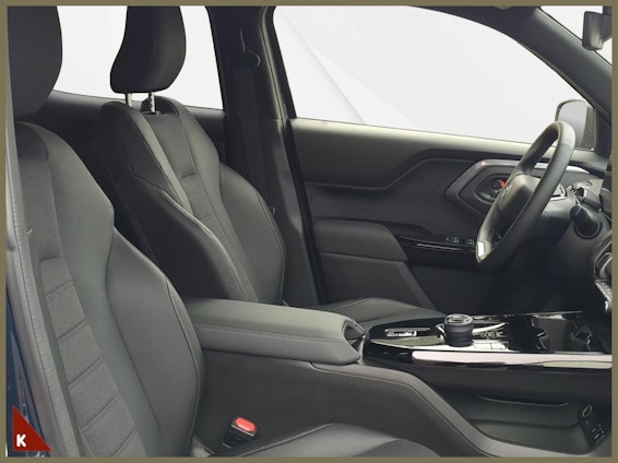 Vehicle image 17 Vehicle image 17