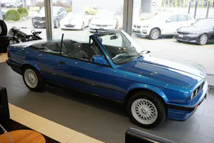 BMW 318i Cabrio Design Edition