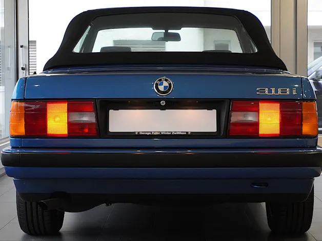 BMW 318i Cabrio Design Edition