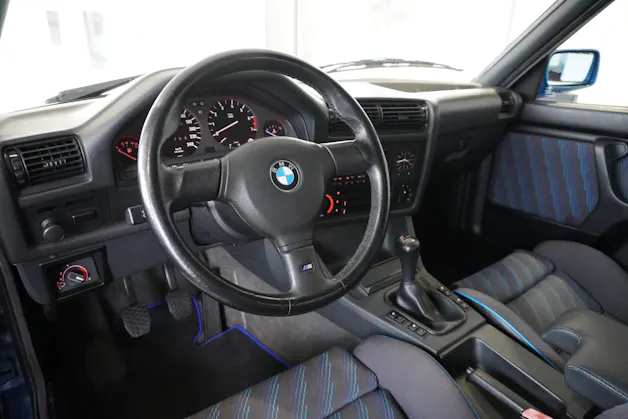 BMW 318i Cabrio Design Edition