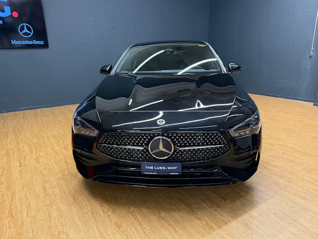 Mercedes-Benz CLA 200 - AMG / DISTRONIC / 360 Grad Kamera / Multibeam LED