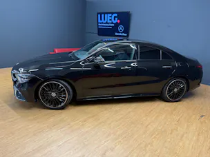 Mercedes-Benz CLA 200 - AMG / DISTRONIC / 360 Grad Kamera / Multibeam LED