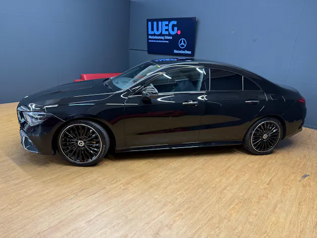 Mercedes-Benz CLA 200 - AMG / DISTRONIC / 360 Grad Kamera / Multibeam LED
