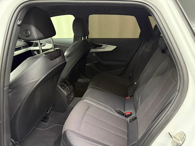 Audi A4 Avant 40 TDI S line Attraction quattro S-tronic