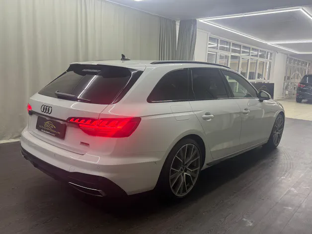 Audi A4 Avant 40 TDI S line Attraction quattro S-tronic