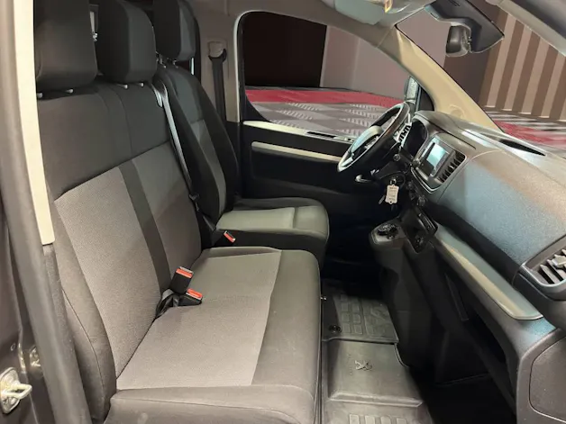 Peugeot Traveller 2.0 BlueHDi Business Standard EAT8