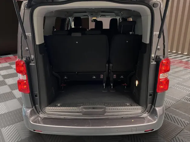 Peugeot Traveller 2.0 BlueHDi Business Standard EAT8