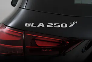 Mercedes-Benz GLA 250 4Matic 8G-DCT Swiss Star