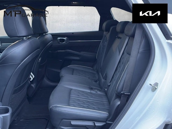 Vehicle image 14 Vehicle image 14