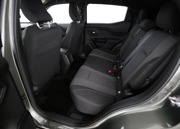 Vehicle image 4 Vehicle image 4