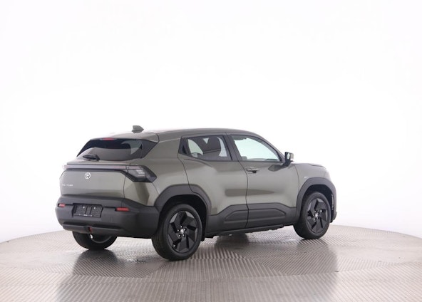 Vehicle image 17 Vehicle image 17