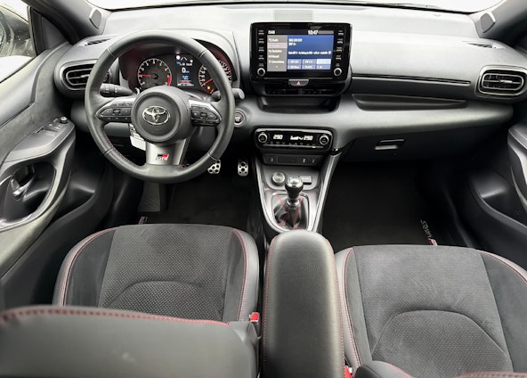 Vehicle image 14 Vehicle image 14