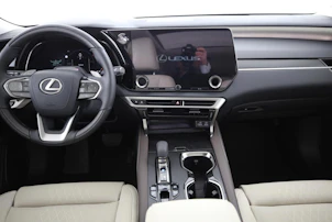 Fahrzeugbild LEXUS RX 450h+ Excellence