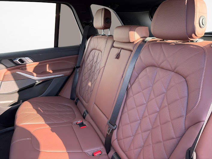 Vehicle image BMW X5