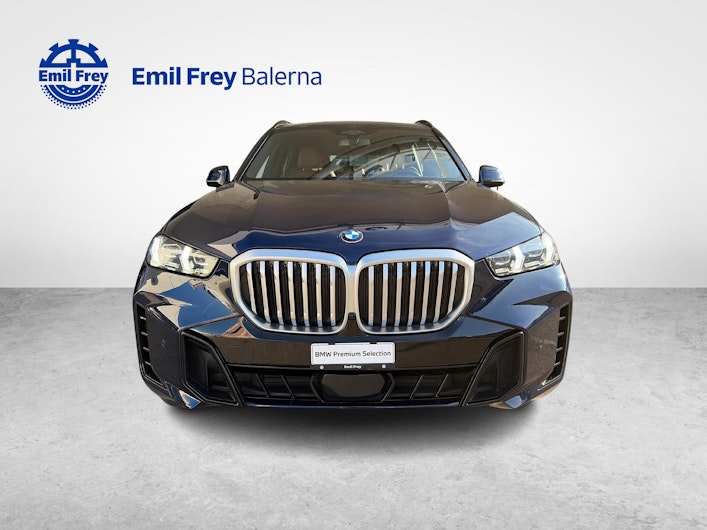 Vehicle image BMW X5