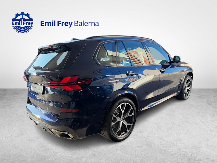 Vehicle image BMW X5