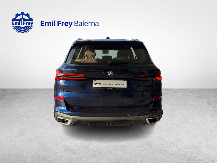 Vehicle image BMW X5