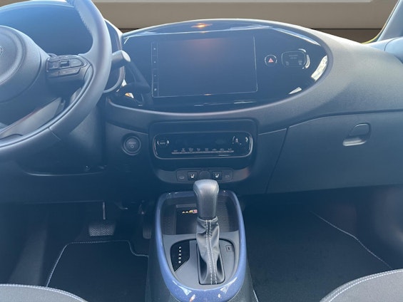 Vehicle image 12 Vehicle image 12