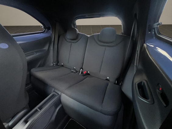 Vehicle image 17 Vehicle image 17