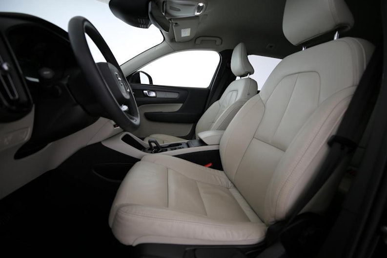 Vehicle image VOLVO XC40
