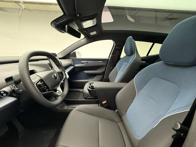 Volvo EX30 CC E60 Twin Performance AWD