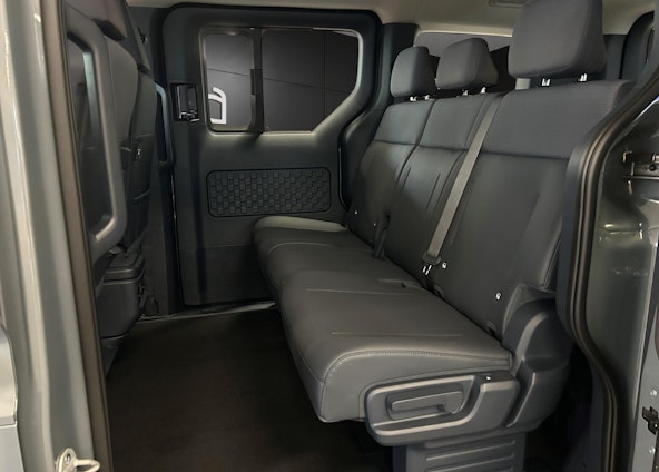 Vehicle image 8 Vehicle image 8