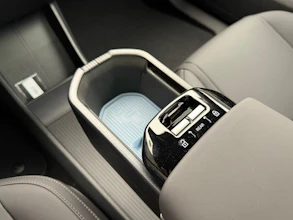 https://vehicle.imgix.net/4125944/7346ead2-2229-411b-97f7-2b9c7a3fd23e.jpg
