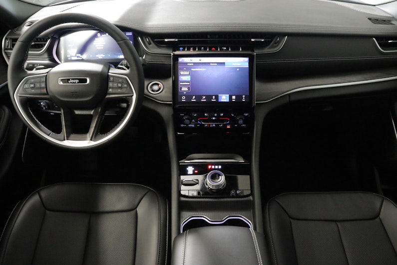 Vehicle image JEEP Grand Cherokee