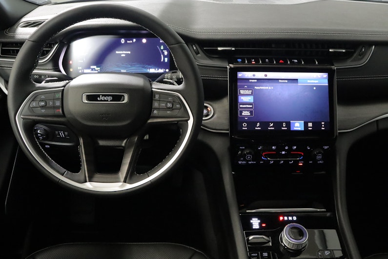 Vehicle image JEEP Grand Cherokee