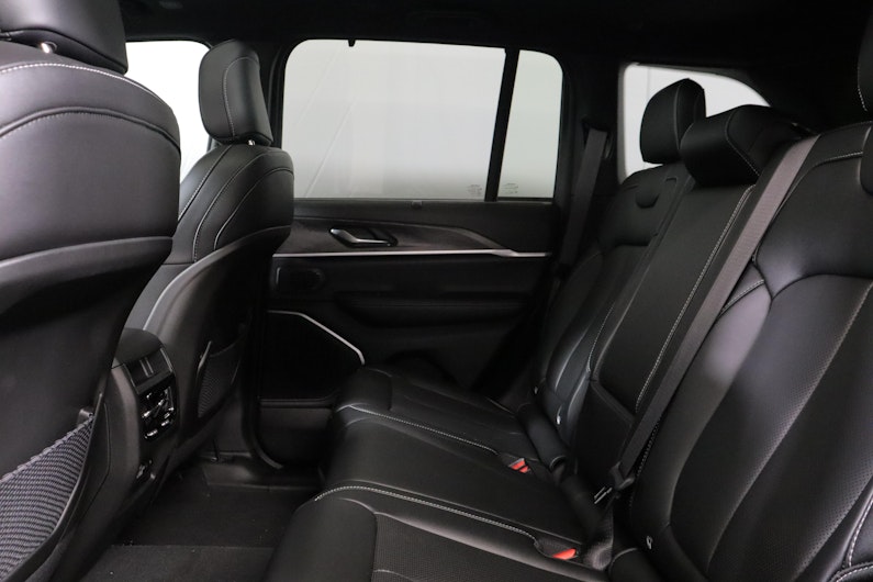 Vehicle image JEEP Grand Cherokee