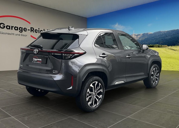 Vehicle image 4 Vehicle image 4