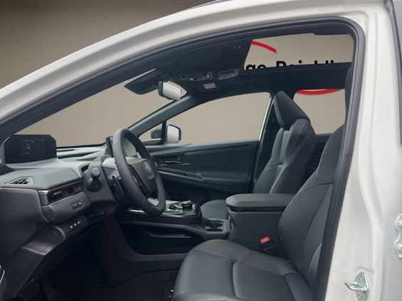 Vehicle image 8 Vehicle image 8