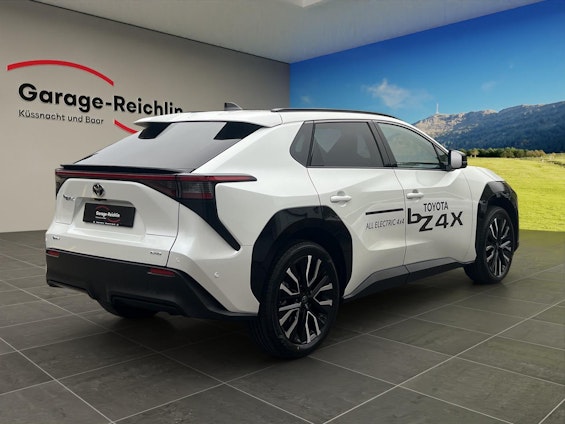 Vehicle image 4 Vehicle image 4