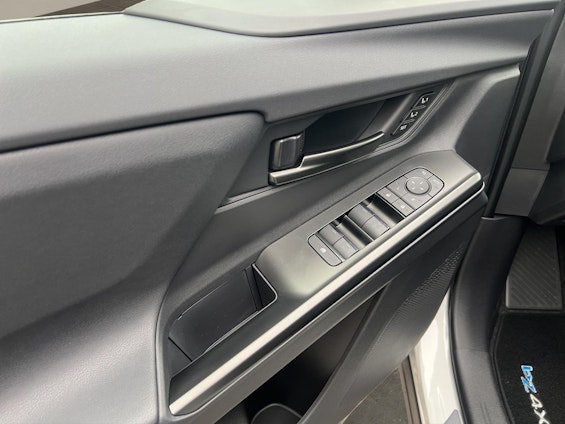 Vehicle image 16 Vehicle image 16