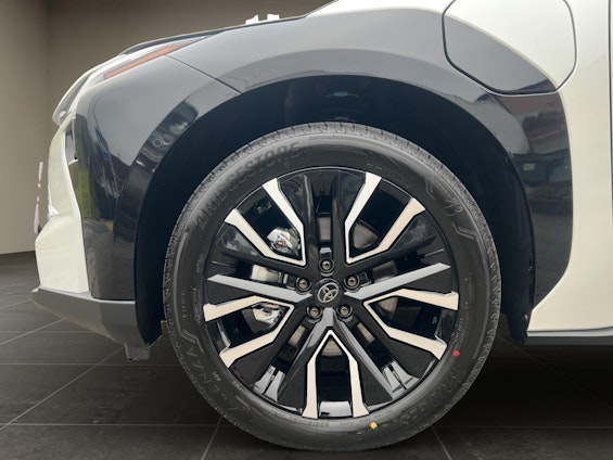 Vehicle image 19 Vehicle image 19