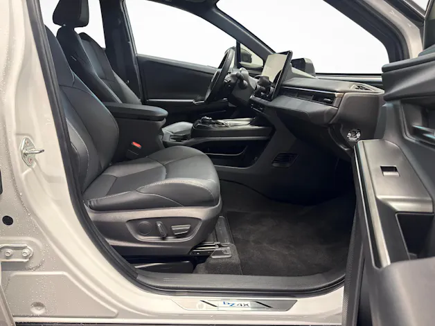 Toyota bZ4X Premium AWD + Ruote invernali & Servizi inclusi