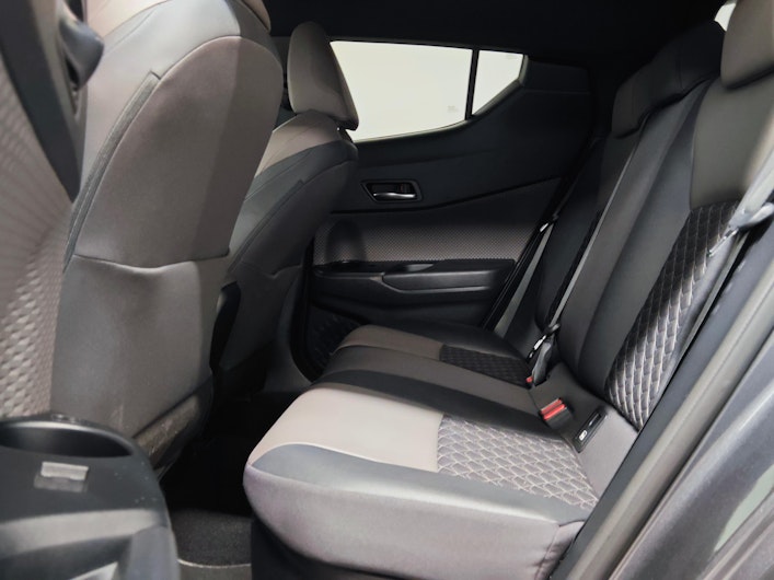 image du véhicule TOYOTA C-HR