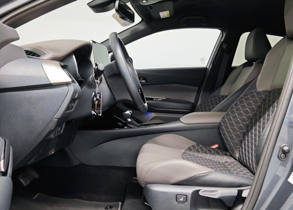 Vehicle image 4 Vehicle image 4