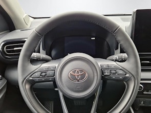 Vehicle image TOYOTA Yaris 1.5 VVT-i HSD Trend