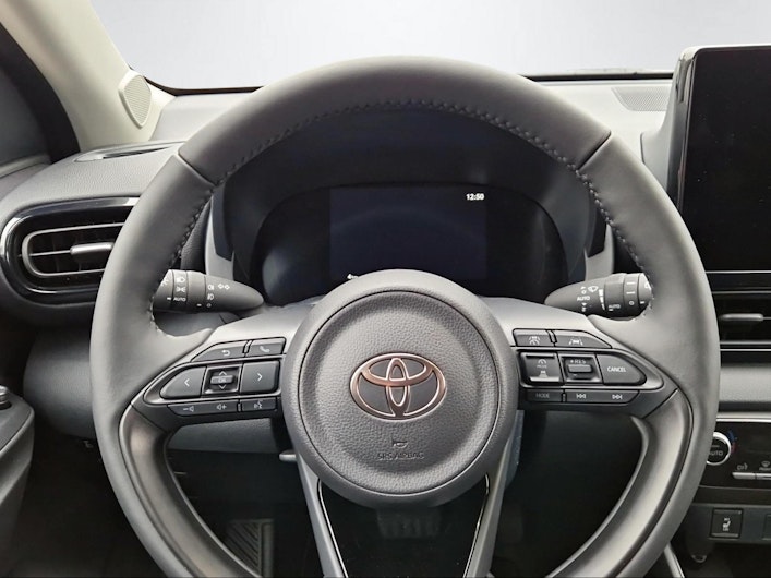 Vehicle image TOYOTA YARIS