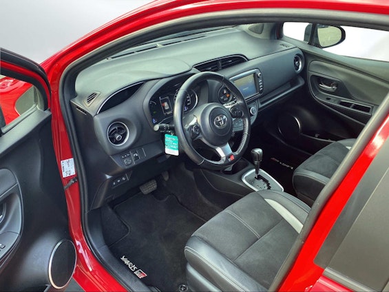 Vehicle image 4 Vehicle image 4