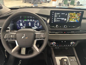 https://vehicle.imgix.net/4126154/196abda5-c0f3-483f-9c38-f4e0205036a7.jpg