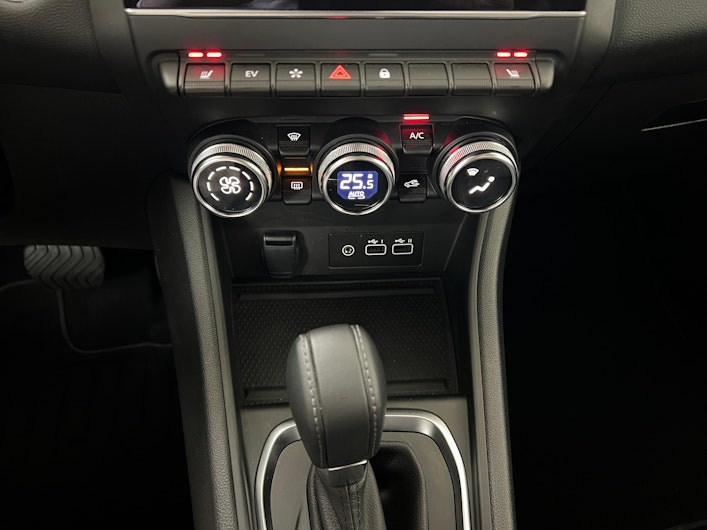 Vehicle image MITSUBISHI ASX