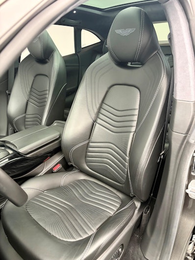 Vehicle image ASTON MARTIN DBX