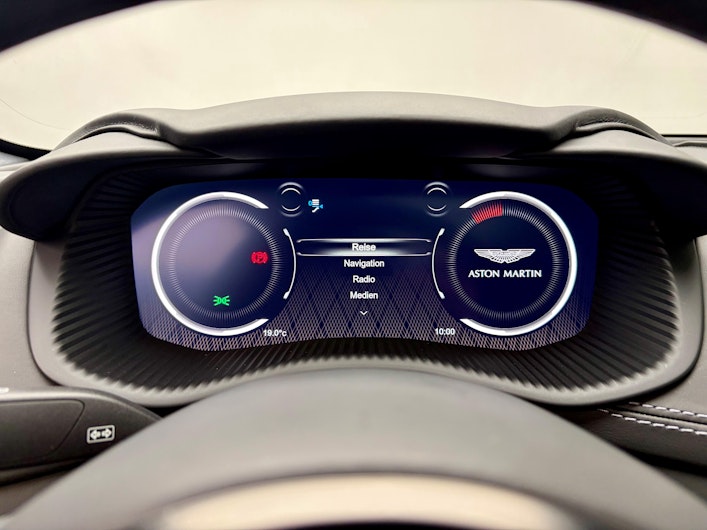 Vehicle image ASTON MARTIN DBX