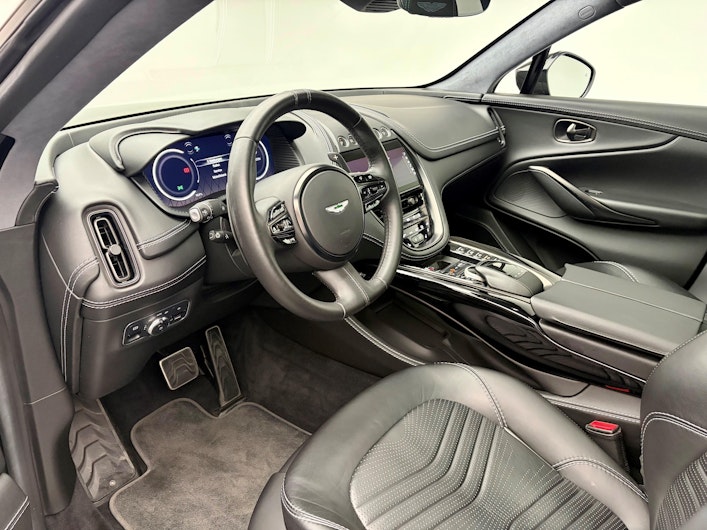 Vehicle image ASTON MARTIN DBX