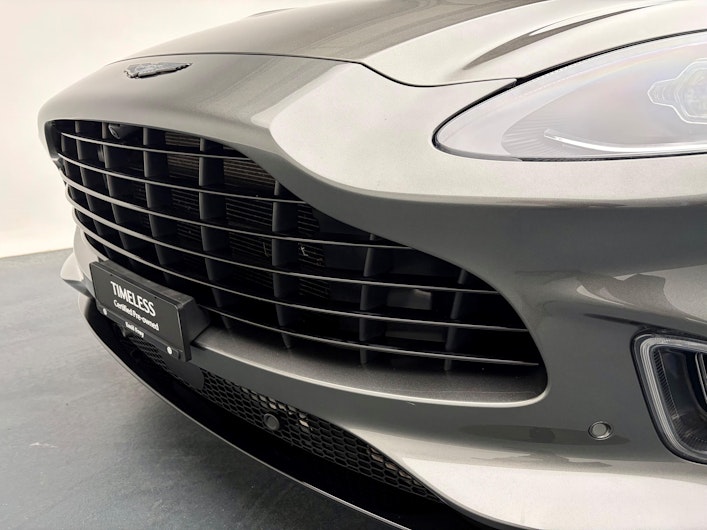 Vehicle image ASTON MARTIN DBX