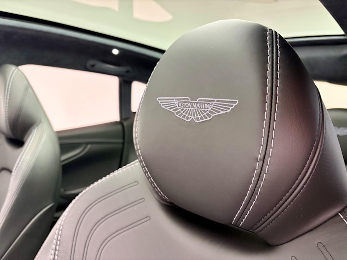 Vehicle image ASTON MARTIN DBX